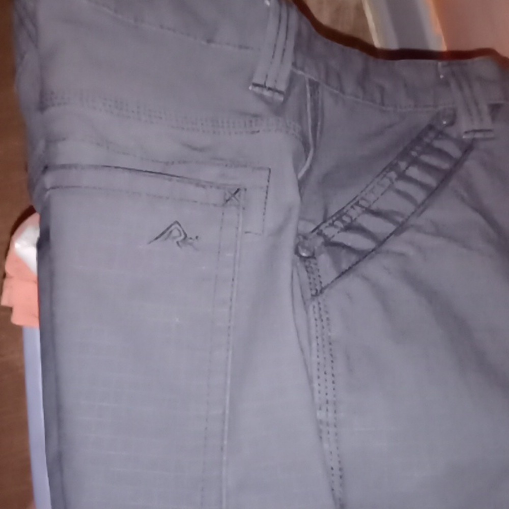 Men's ridgecut toughwear utility pants, dark gray size 30/32 never worn.